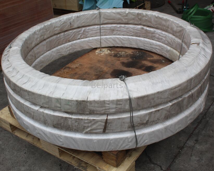 PC200-7 PC200-6 코마쓰 발굴기 예비 부품의 스윙 베어링 207-25-61100 6D102 스윙 서클 스윙 링